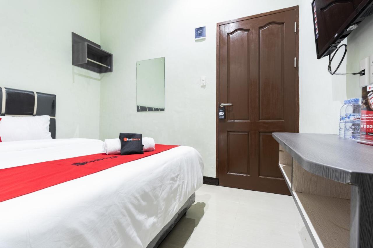 Deli Tua Reddoorz Near Medan Amplas מראה חיצוני תמונה