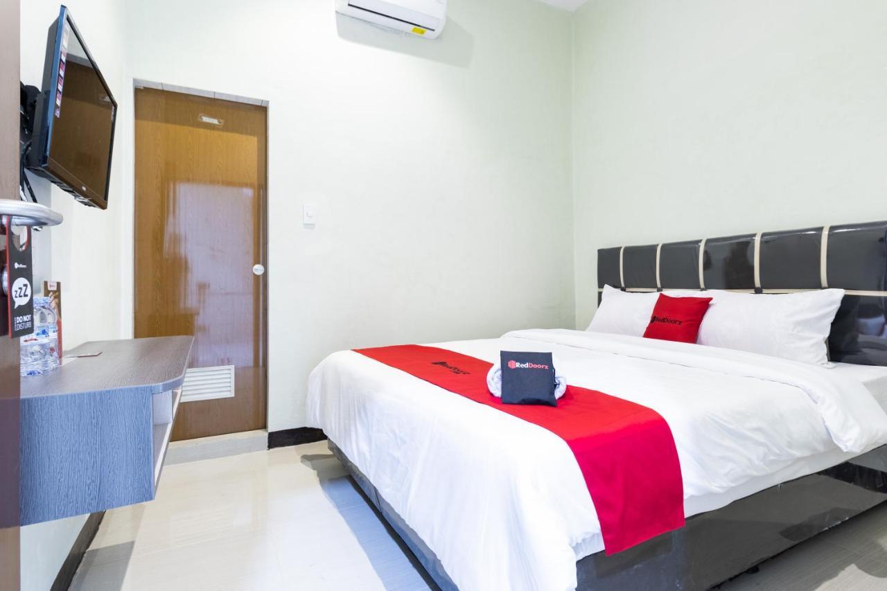 Deli Tua Reddoorz Near Medan Amplas מראה חיצוני תמונה